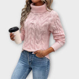 Amelia – Elegáns Garbós Pulóver Kötött Anyagból