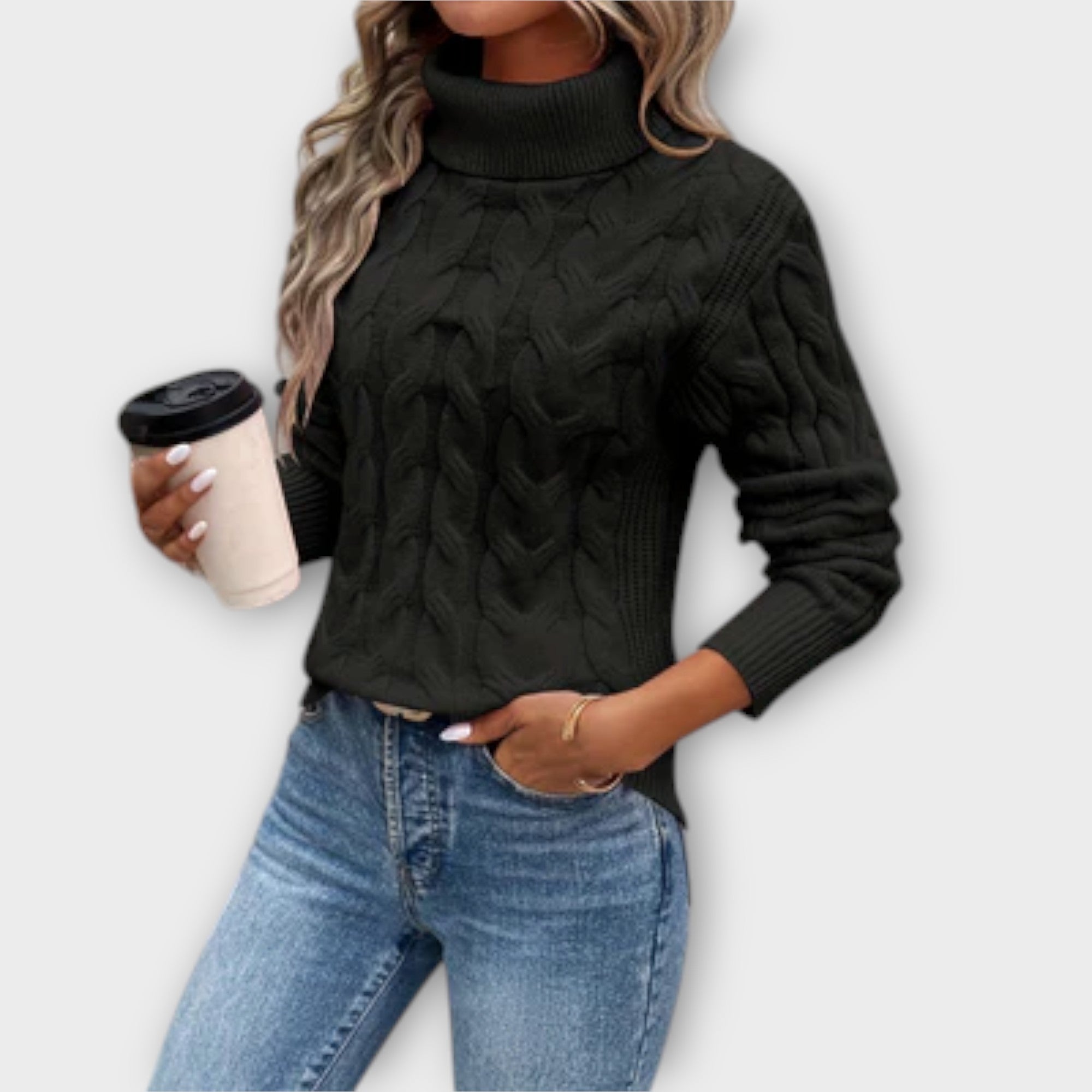 Amelia – Elegáns Garbós Pulóver Kötött Anyagból