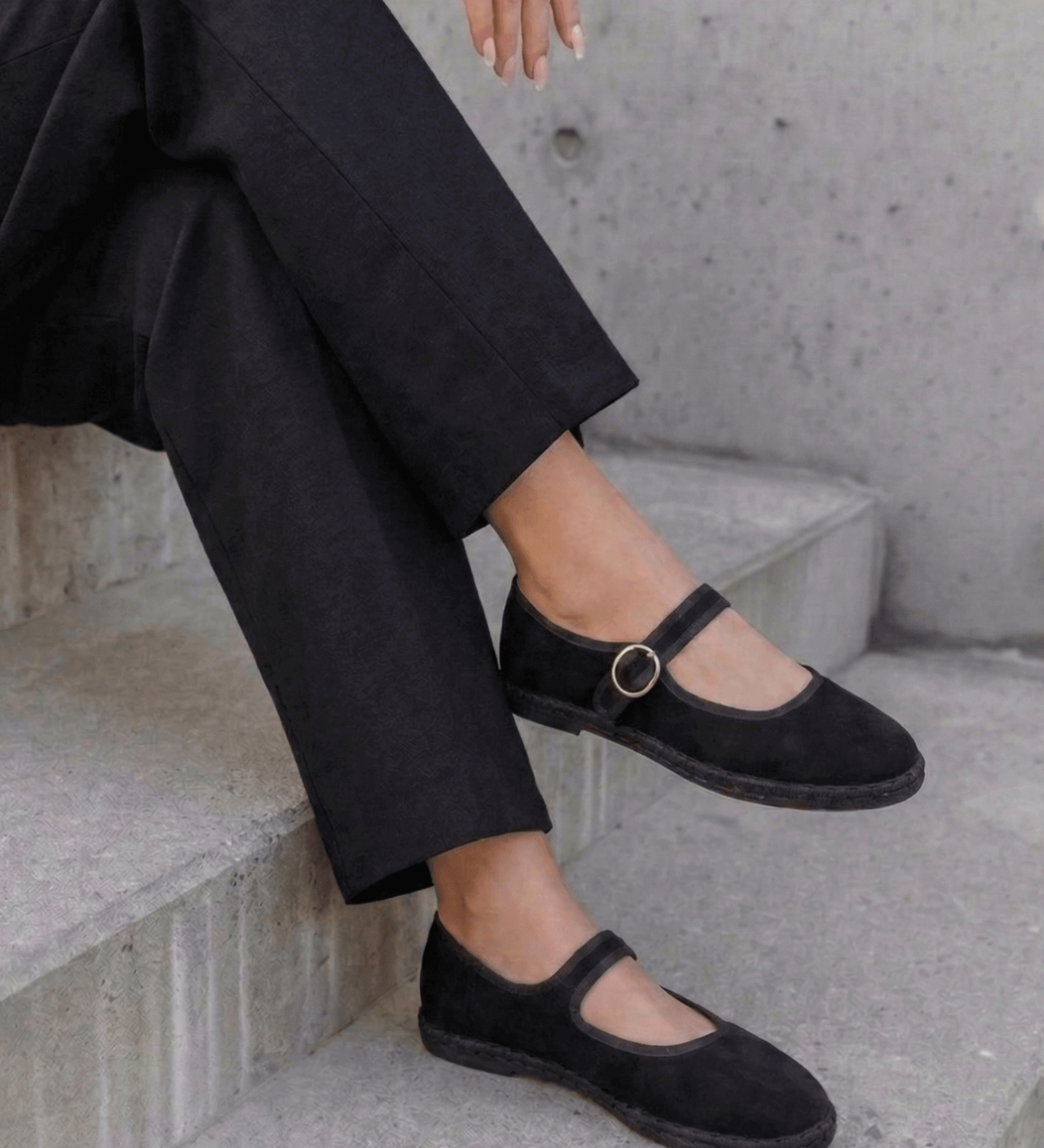 Andreea | Fekete női mokaszin csatos részlettel