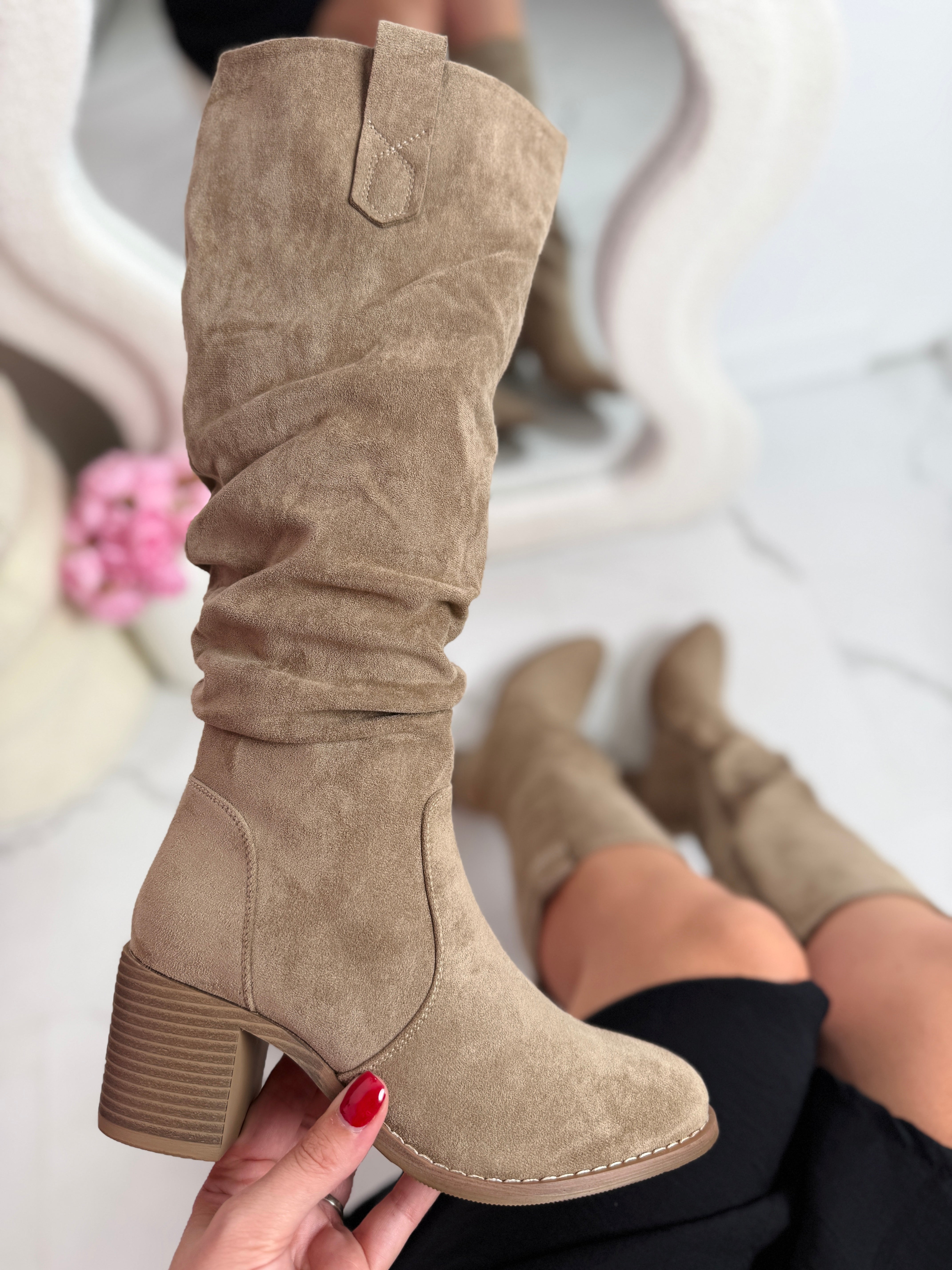 Mandy | Taupe női magas szárú csizma oldalsó cipzárral