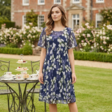 🌸 MOST 50% KEDVEZMÉNY! ✨ Női virágos A-vonalú parti ruha – dupla rétegű chiffon, elegáns mintázat és térd fölé érő fazon 👗