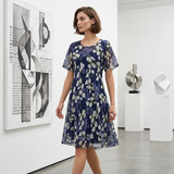 🌸 MOST 50% KEDVEZMÉNY! ✨ Női virágos A-vonalú parti ruha – dupla rétegű chiffon, elegáns mintázat és térd fölé érő fazon 👗